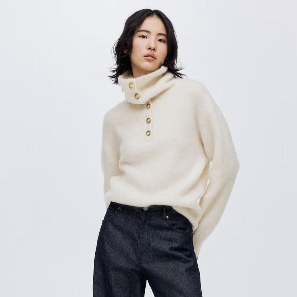 H&M‎ Cream Turtleneck Mohair Sweater Sz Medium NWT